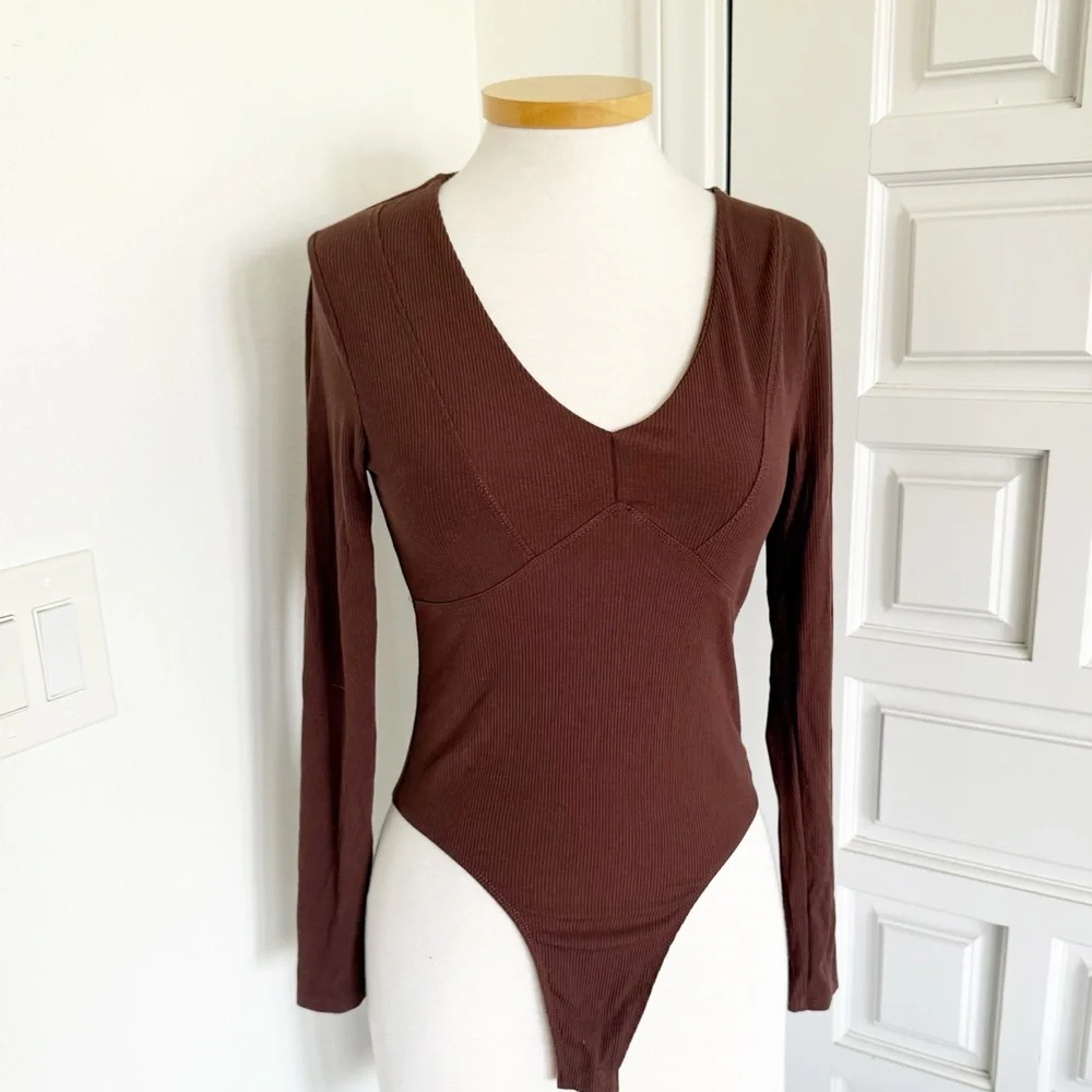 Steve Madden Brown Long Sleeve Bodysuit V-Neck Ribbed Size Small